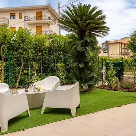 Gianna E Mimmo With Garden By Wonderful Italy Daire *