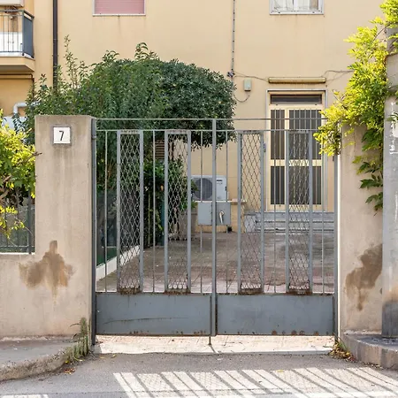 Gianna E Mimmo With Garden By Wonderful Italy